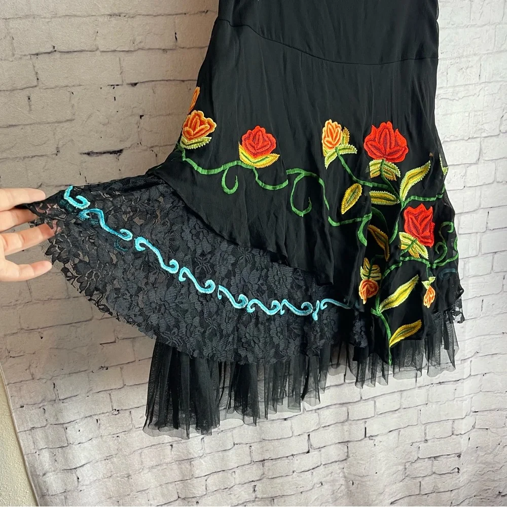 Vintage collection midi length black embroidered skirt size small